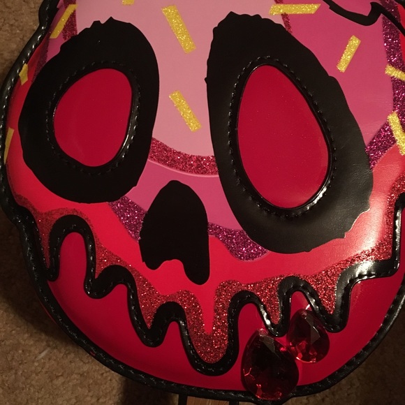 ❌SOLD❌Betsey Candy Apple Purse - Picture 7 of 7